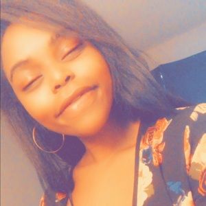 Meet your Posher, Jewel